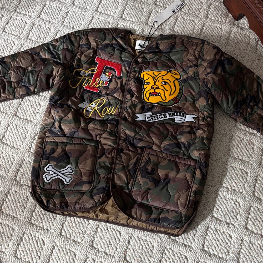 Men’s First Row Graphic Lightweight Quilted Puffer Jacket with Bulldog Patch